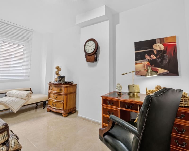 4 bedroom Apartment for sale in Bigastro with pool garage - € 250,000 (Ref: 9928647)