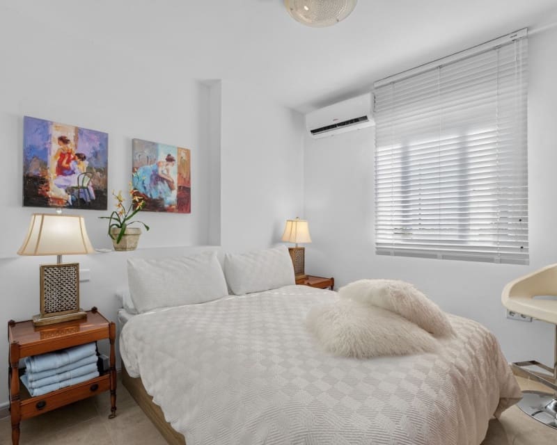 4 bedroom Apartment for sale in Bigastro with pool garage - € 250,000 (Ref: 9928647)