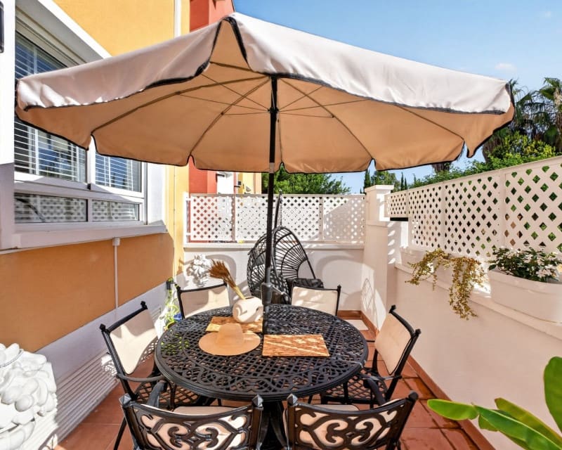 4 bedroom Apartment for sale in Bigastro with pool garage - € 250,000 (Ref: 9928647)