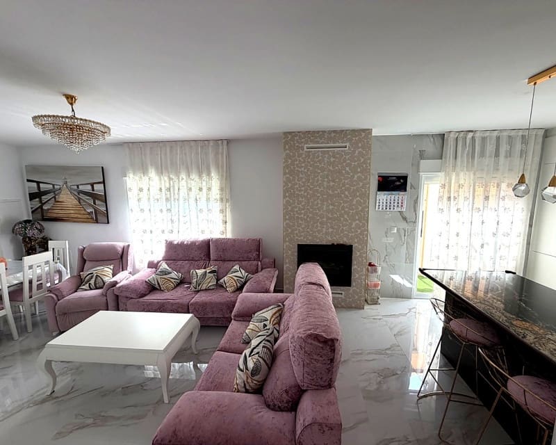 4 bedroom Villa for sale in Torre de la Horadada - € 590,000 (Ref: 9958790)