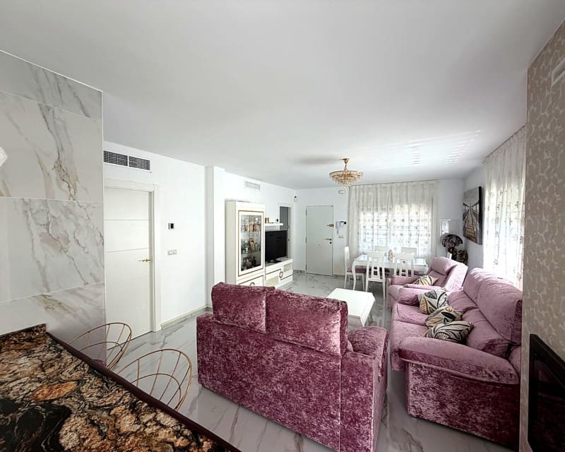 4 bedroom Villa for sale in Torre de la Horadada - € 590,000 (Ref: 9958790)