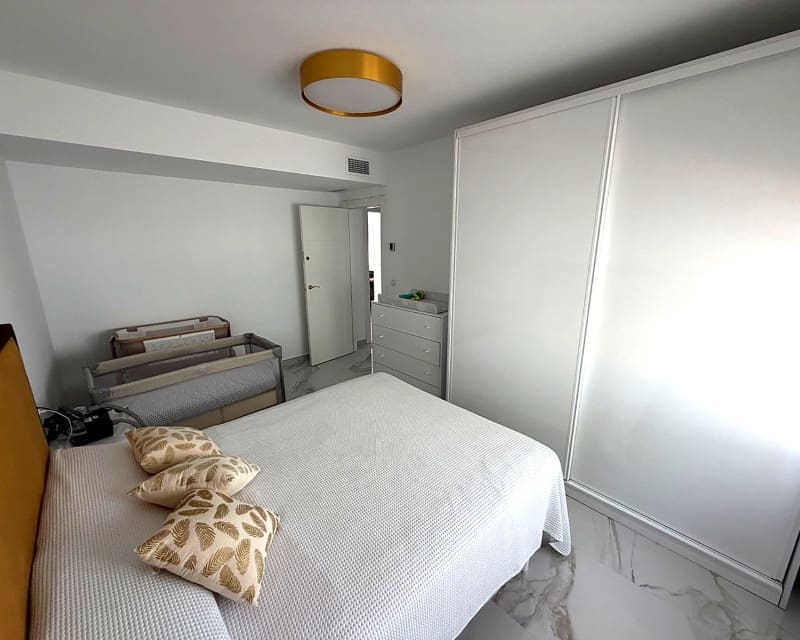 4 bedroom Villa for sale in Torre de la Horadada - € 590,000 (Ref: 9958790)
