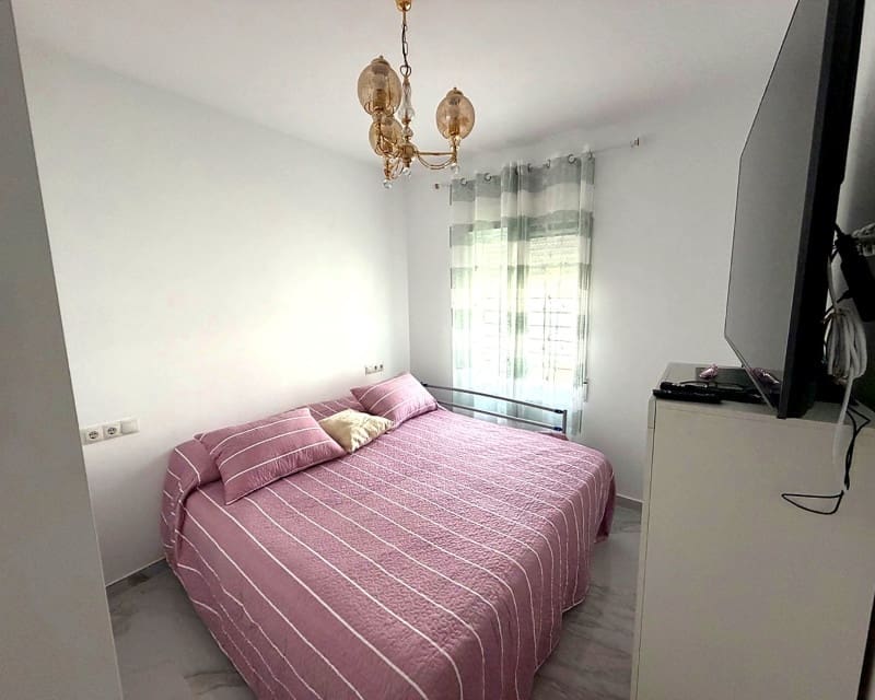 4 bedroom Villa for sale in Torre de la Horadada - € 590,000 (Ref: 9958790)