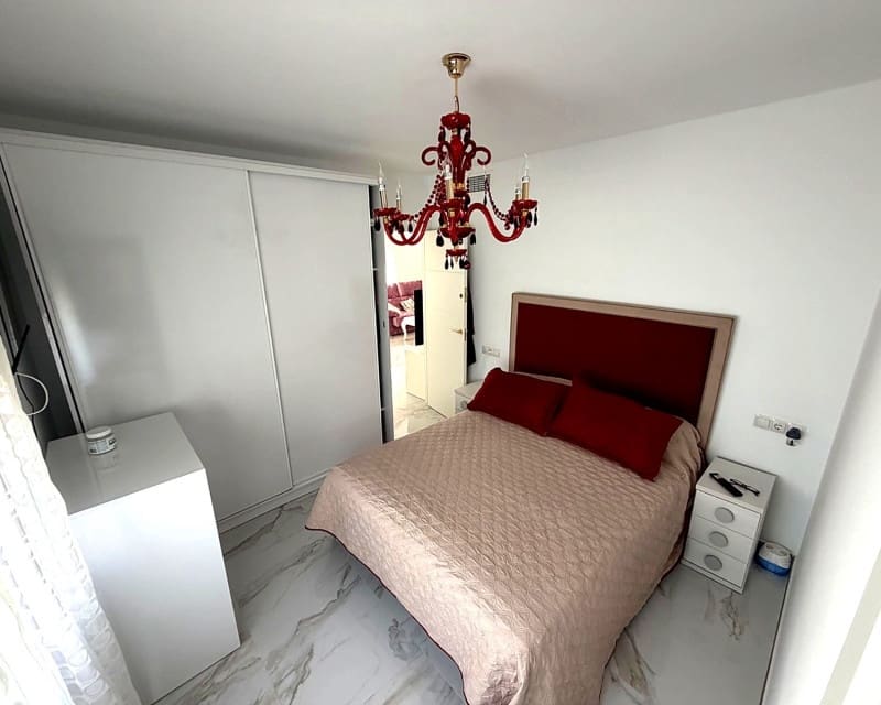 4 bedroom Villa for sale in Torre de la Horadada - € 590,000 (Ref: 9958790)