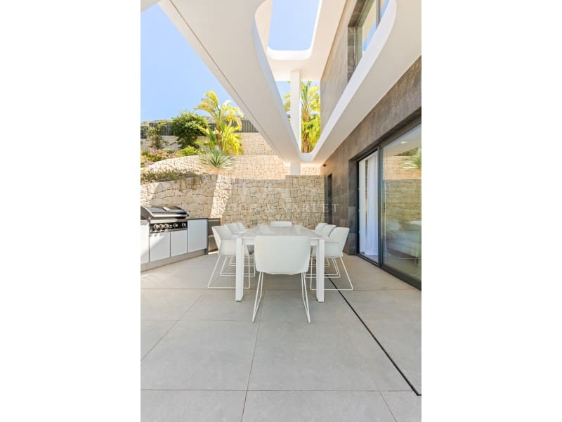 4 bedroom Villa for sale in Javea / Xabia with pool garage - € 1,695,000 (Ref: 10086108)