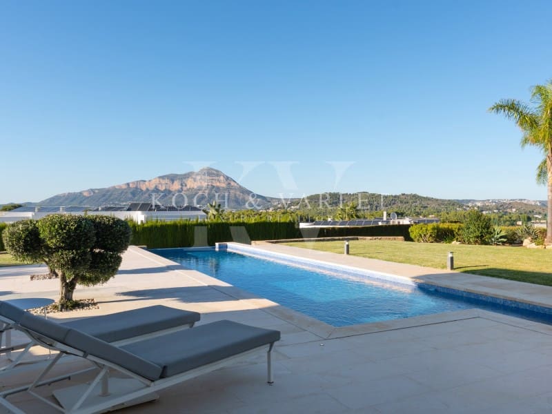 3 bedroom Villa for sale in Javea / Xabia with pool - € 1,795,000 (Ref: 10171250)