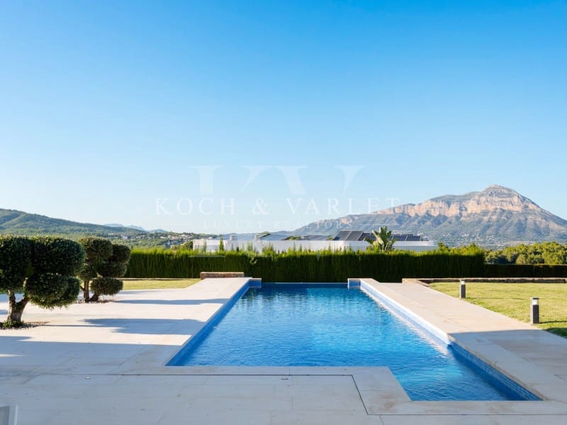 3 bedroom Villa for sale in Javea / Xabia with pool - € 1,795,000 (Ref: 10171250)