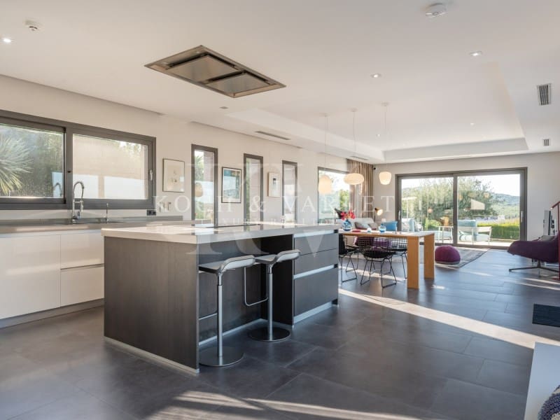 3 bedroom Villa for sale in Javea / Xabia with pool - € 1,795,000 (Ref: 10171250)