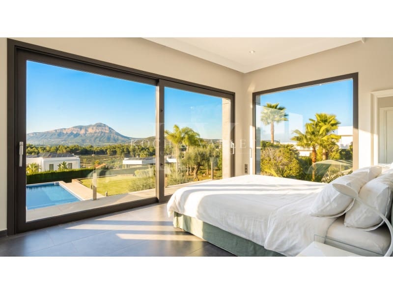 3 bedroom Villa for sale in Javea / Xabia with pool - € 1,795,000 (Ref: 10171250)