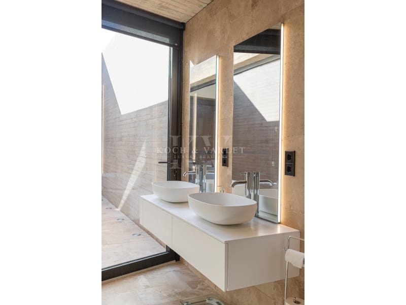 4 soveværelse Villa til salg i Benissa med swimmingpool - € 2.750.000 (Ref: 7361525)