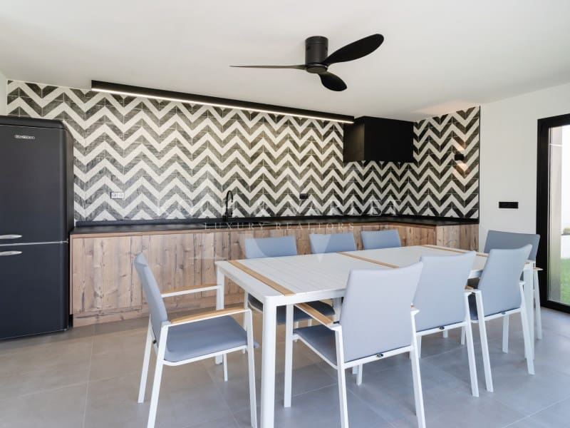 3 soveværelse Villa til salg i Denia med swimmingpool - € 1.600.000 (Ref: 7737050)