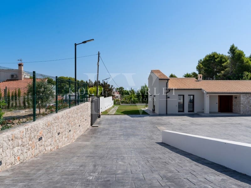 3 soveværelse Villa til salg i Denia med swimmingpool - € 1.600.000 (Ref: 7737050)
