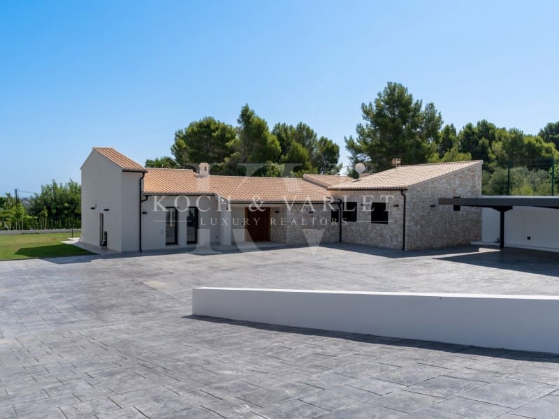 3 soveværelse Villa til salg i Denia med swimmingpool - € 1.600.000 (Ref: 7737050)