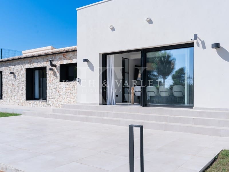 3 soveværelse Villa til salg i Denia med swimmingpool - € 1.600.000 (Ref: 7737050)
