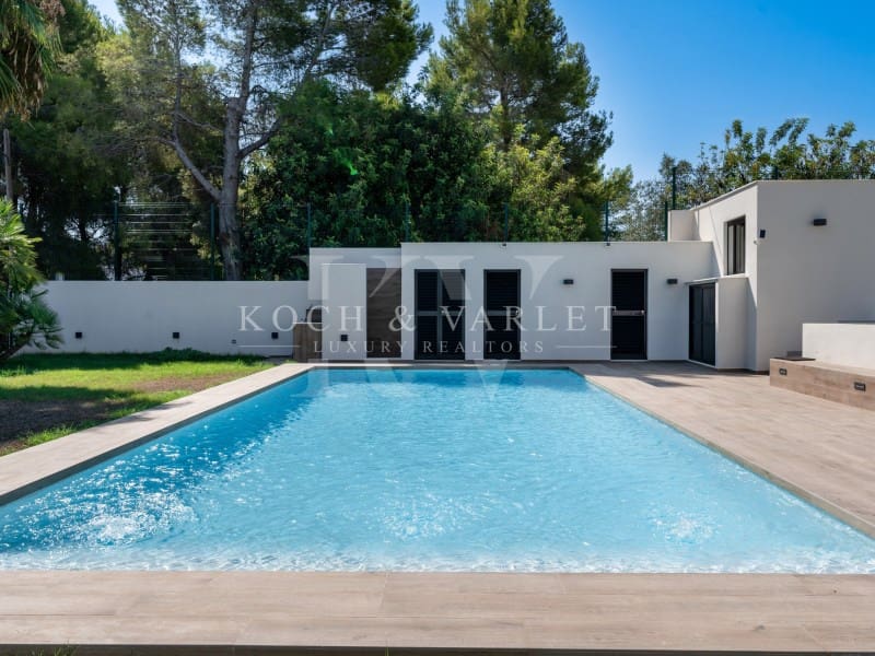 3 soveværelse Villa til salg i Denia med swimmingpool - € 1.600.000 (Ref: 7737050)