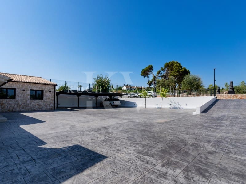 3 soveværelse Villa til salg i Denia med swimmingpool - € 1.600.000 (Ref: 7737050)