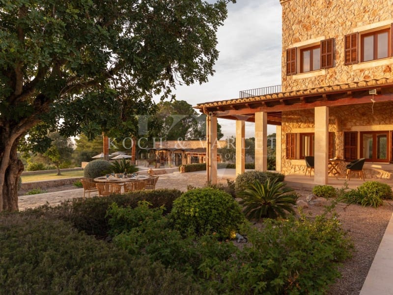 5 soveværelse Finca/Landehus til salg i Manacor med swimmingpool garage - € 3.000.000 (Ref: 7866378)