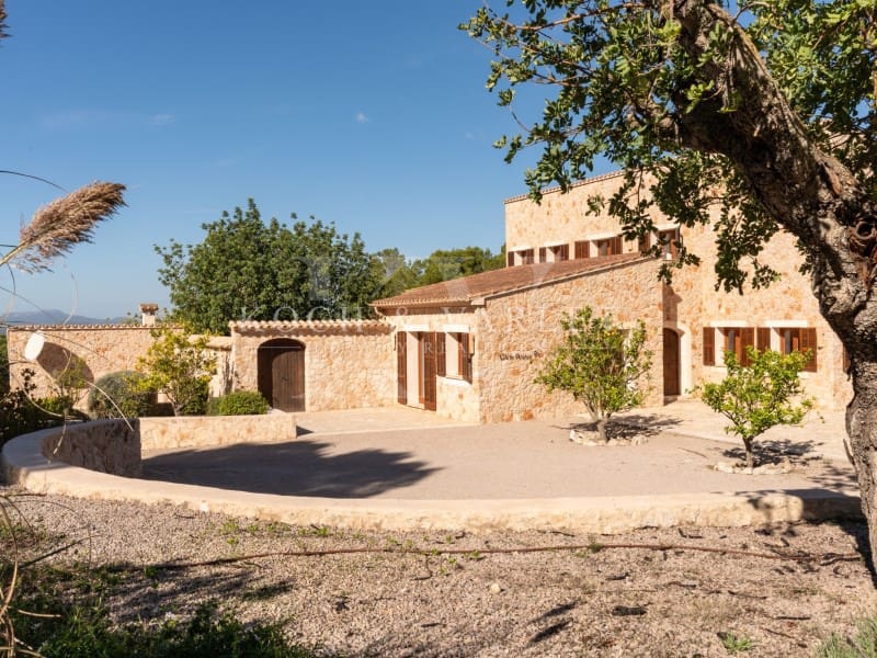 5 soveværelse Finca/Landehus til salg i Manacor med swimmingpool garage - € 3.000.000 (Ref: 7866378)