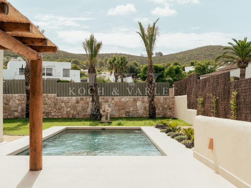 3 soveværelse Villa til salg i Javea / Xabia med swimmingpool - € 1.375.000 (Ref: 8051882)