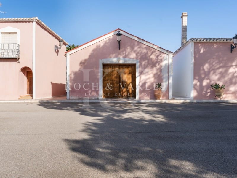 15 makuuhuone Maalaistalo myytävänä paikassa Torrevieja mukana uima-altaan 
autotalli - 15 000 000 € (Ref: 8134169)