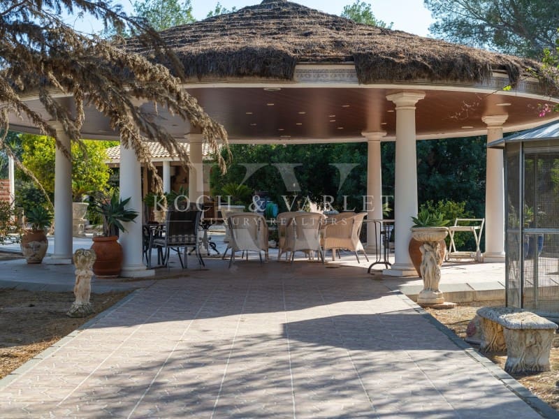 15 makuuhuone Maalaistalo myytävänä paikassa Torrevieja mukana uima-altaan 
autotalli - 15 000 000 € (Ref: 8134169)