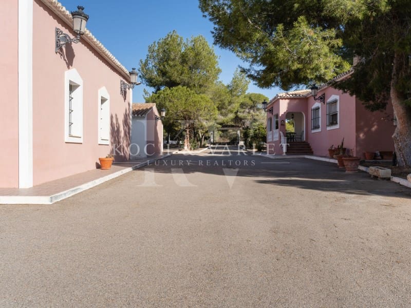 15 makuuhuone Maalaistalo myytävänä paikassa Torrevieja mukana uima-altaan 
autotalli - 15 000 000 € (Ref: 8134169)