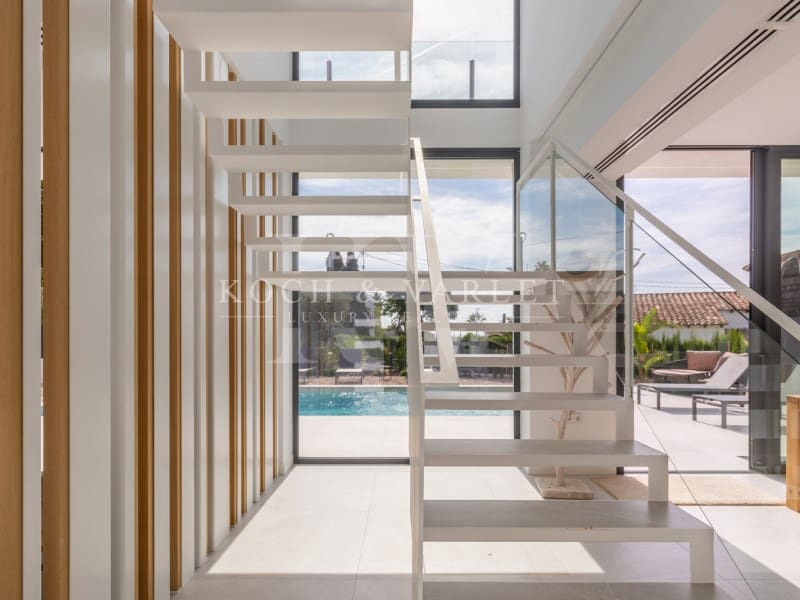 4 soveværelse Villa til salg i Benissa med swimmingpool - € 1.250.000 (Ref: 8233149)