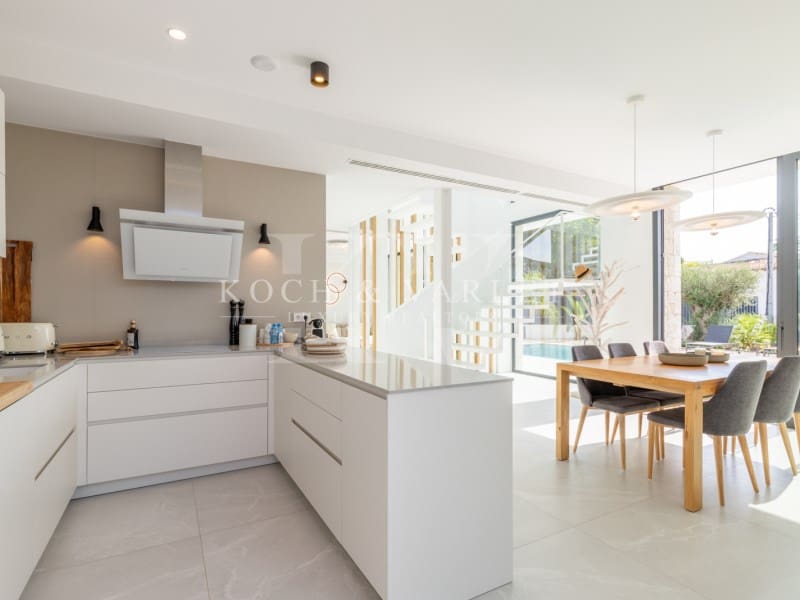 4 soveværelse Villa til salg i Benissa med swimmingpool - € 1.250.000 (Ref: 8233149)