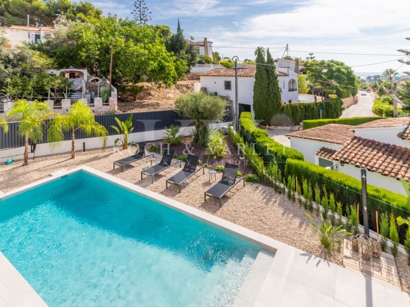 4 soveværelse Villa til salg i Benissa med swimmingpool - € 1.250.000 (Ref: 8233149)