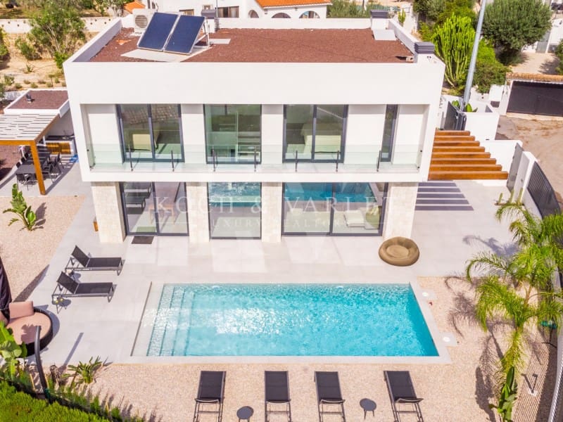 4 soveværelse Villa til salg i Benissa med swimmingpool - € 1.250.000 (Ref: 8233149)