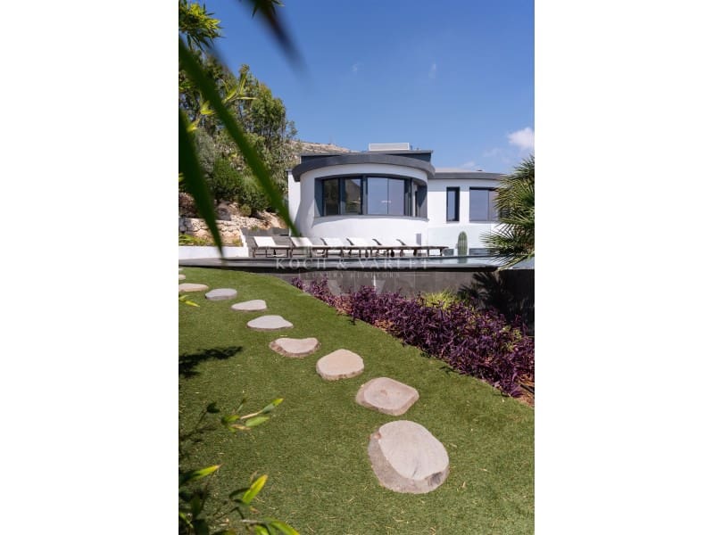 4 soveværelse Villa til salg i Cumbre del Sol med swimmingpool - € 1.200.000 (Ref: 8468246)