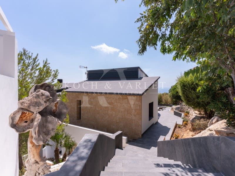 4 soveværelse Villa til salg i Cumbre del Sol med swimmingpool - € 1.200.000 (Ref: 8468246)