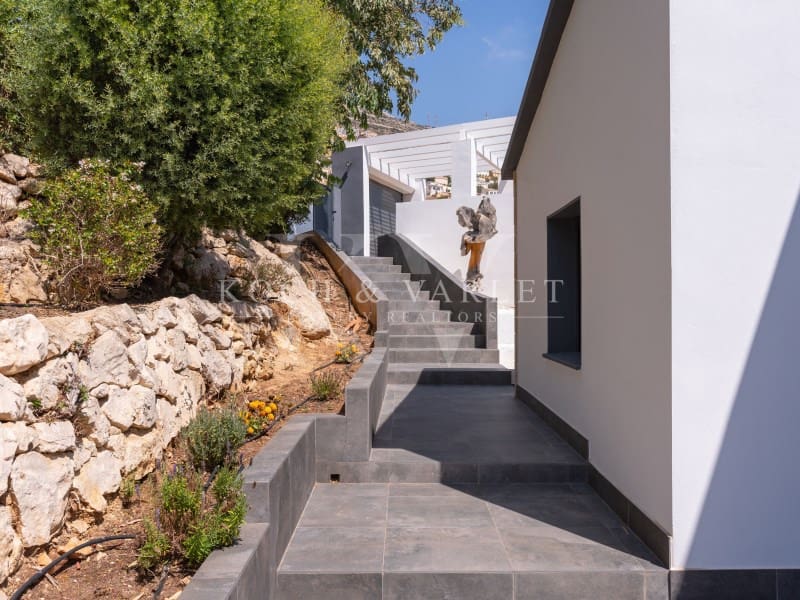 4 soveværelse Villa til salg i Cumbre del Sol med swimmingpool - € 1.200.000 (Ref: 8468246)