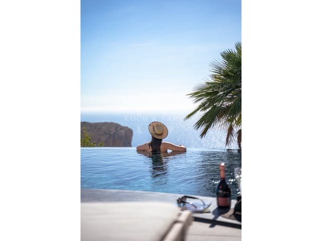 Chalet de 4 habitaciones en Cumbre del Sol, Benitachell / Benitatxell en venta con piscina - 1.200.000 € (Ref: 8468246)