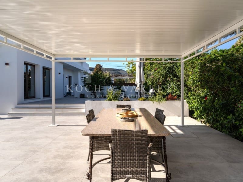 4 soveværelse Villa til salg i Denia med swimmingpool garage - € 1.350.000 (Ref: 8668543)