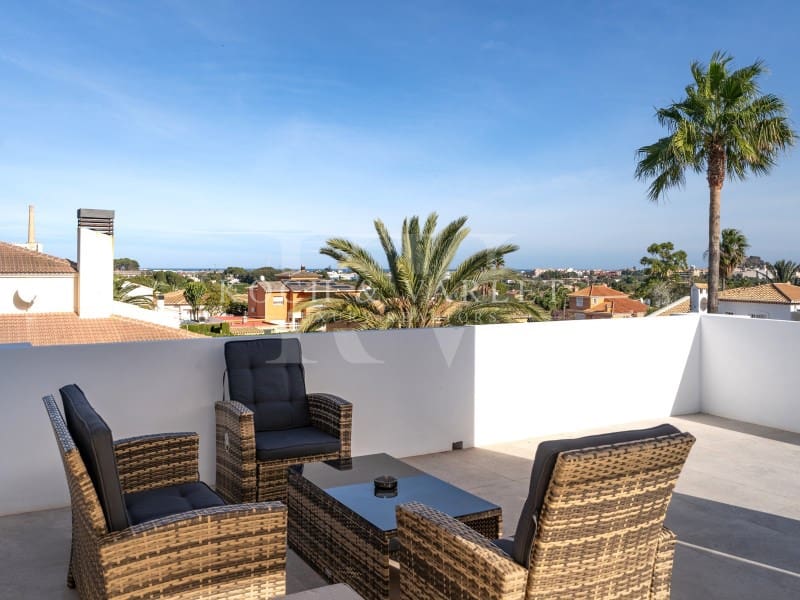 4 soveværelse Villa til salg i Denia med swimmingpool garage - € 1.350.000 (Ref: 8668543)