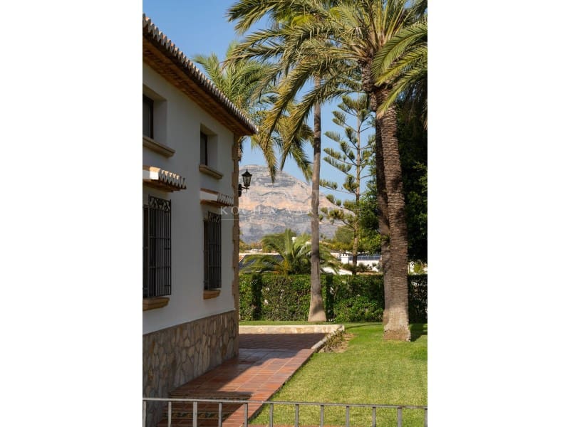 13 soverom Villa til salgs i Javea / Xabia med svømmebasseng garasje - € 3 450 000 (Ref: 8689915)