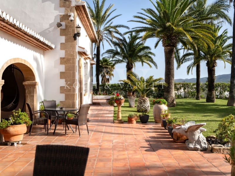 13 soverom Villa til salgs i Javea / Xabia med svømmebasseng garasje - € 3 450 000 (Ref: 8689915)