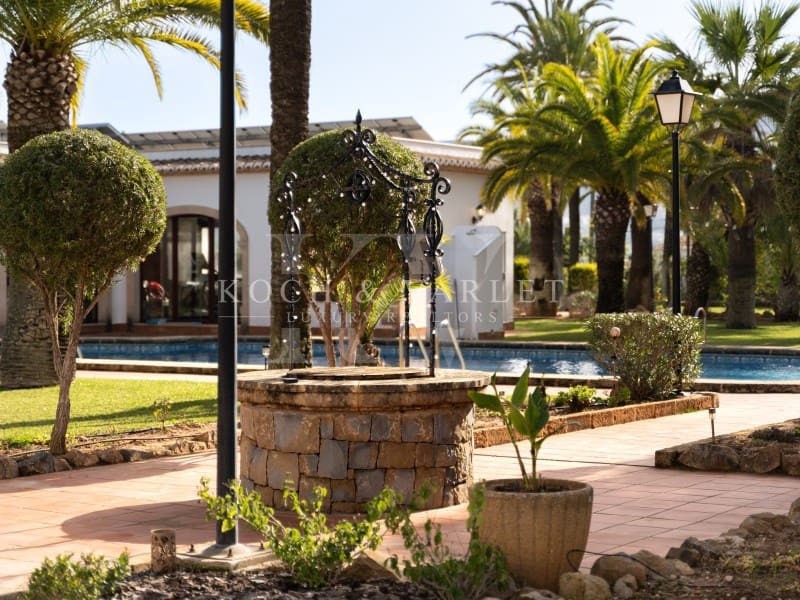 13 soverom Villa til salgs i Javea / Xabia med svømmebasseng garasje - € 3 450 000 (Ref: 8689915)