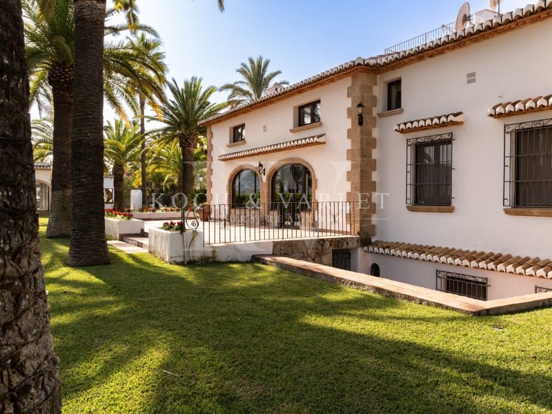 13 soverom Villa til salgs i Javea / Xabia med svømmebasseng garasje - € 3 450 000 (Ref: 8689915)