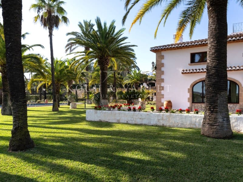 13 soverom Villa til salgs i Javea / Xabia med svømmebasseng garasje - € 3 450 000 (Ref: 8689915)