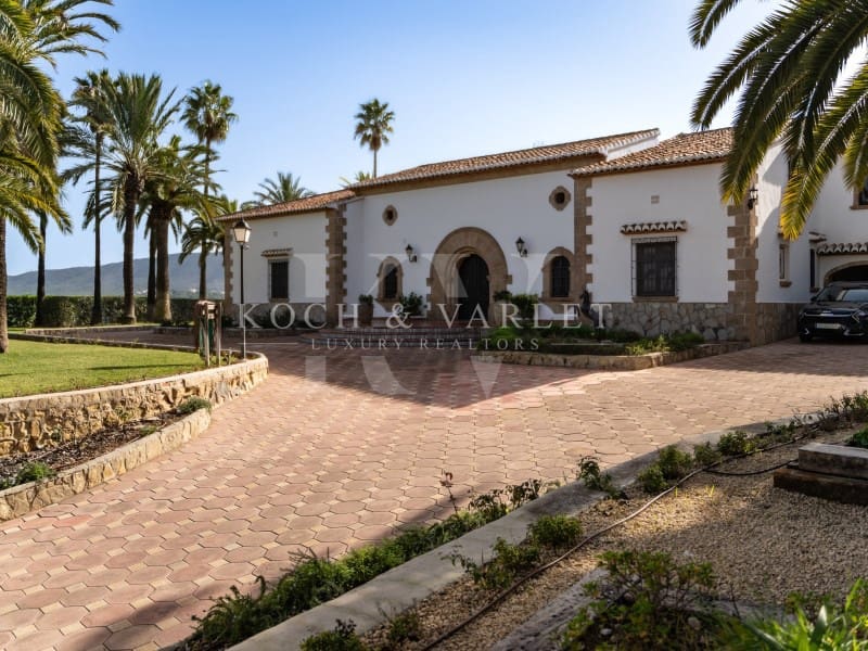 13 soverom Villa til salgs i Javea / Xabia med svømmebasseng garasje - € 3 450 000 (Ref: 8689915)