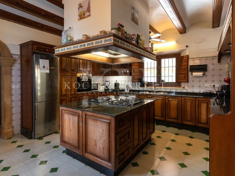 13 soverom Villa til salgs i Javea / Xabia med svømmebasseng garasje - € 3 450 000 (Ref: 8689915)