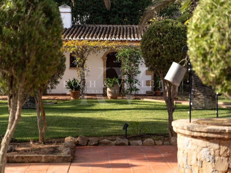 13 soverom Villa til salgs i Javea / Xabia med svømmebasseng garasje - € 3 450 000 (Ref: 8689915)