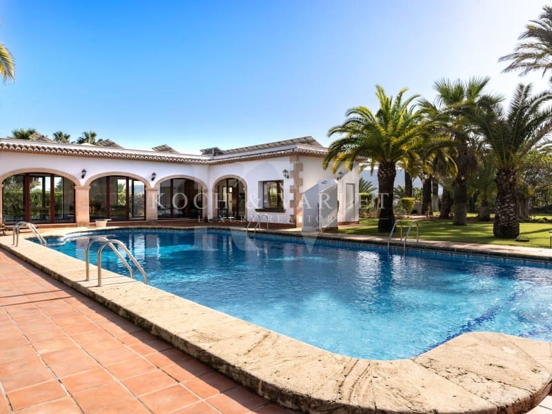 13 soverom Villa til salgs i Javea / Xabia med svømmebasseng garasje - € 3 450 000 (Ref: 8689915)