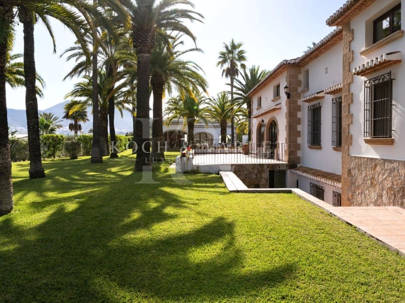 13 soverom Villa til salgs i Javea / Xabia med svømmebasseng garasje - € 3 450 000 (Ref: 8689915)