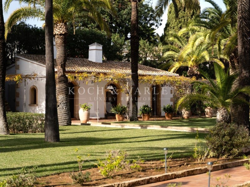 13 soverom Villa til salgs i Javea / Xabia med svømmebasseng garasje - € 3 450 000 (Ref: 8689915)