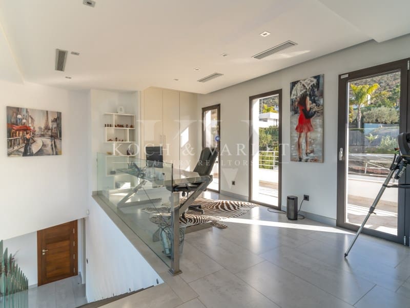 5 soveværelse Villa til salg i Javea / Xabia med swimmingpool garage - € 2.350.000 (Ref: 8754577)