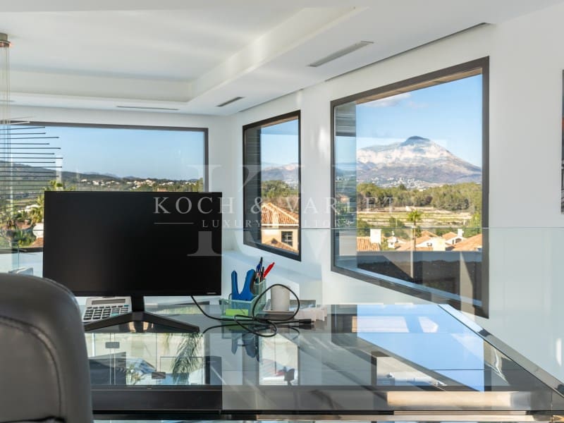 5 soveværelse Villa til salg i Javea / Xabia med swimmingpool garage - € 2.350.000 (Ref: 8754577)