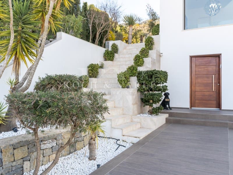 5 soveværelse Villa til salg i Javea / Xabia med swimmingpool garage - € 2.350.000 (Ref: 8754577)